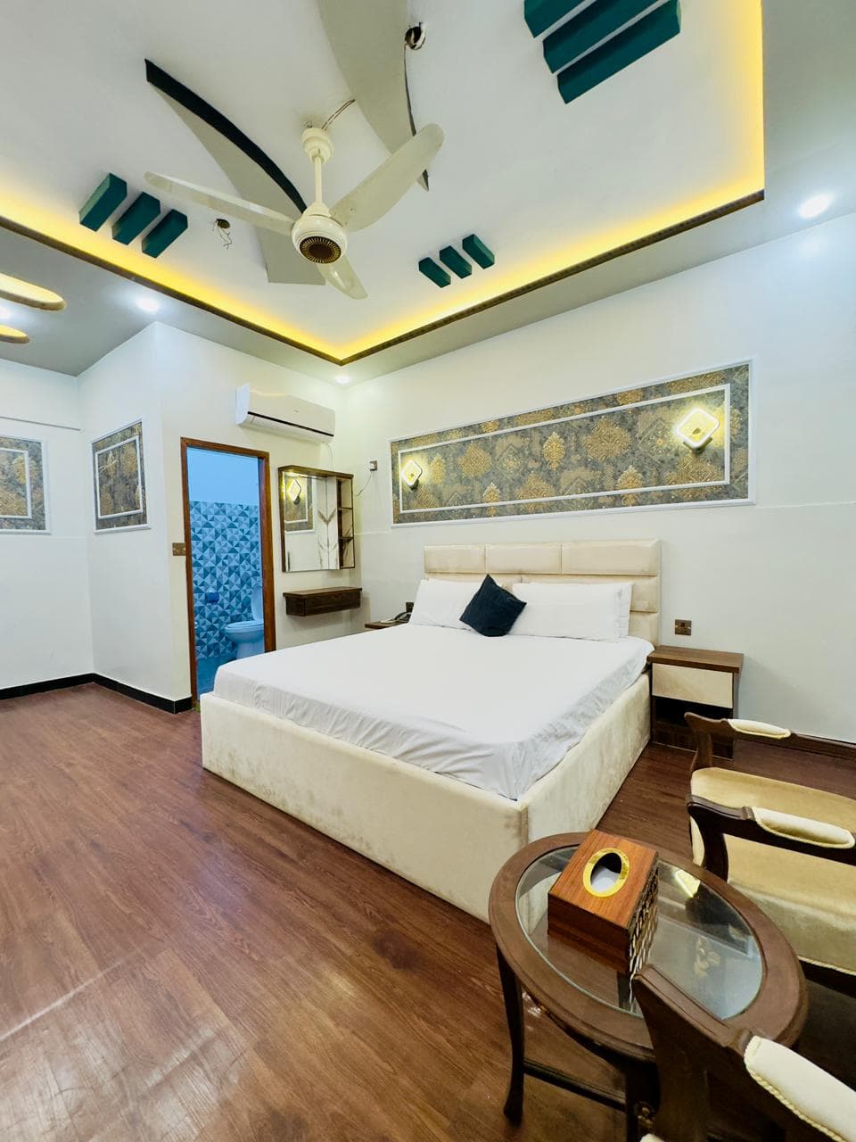 Crescent villa photo