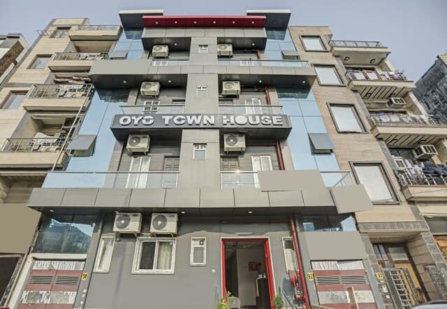 Super Townhouse Mannat Rohini 16 photo